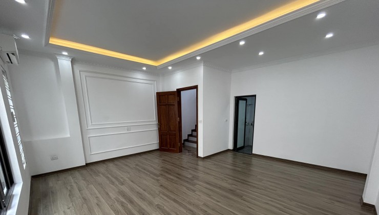 BÁN NHÀ GẦN HỒ TÂY 4 NGỦ  Ở NGAY , 44M2 NHỈNH 6 TỶ,5.9 MẶT TIỀN